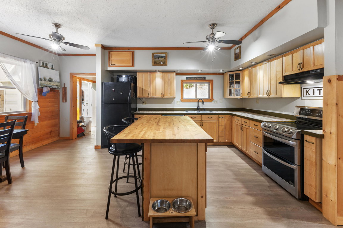 Kitchen to Entry