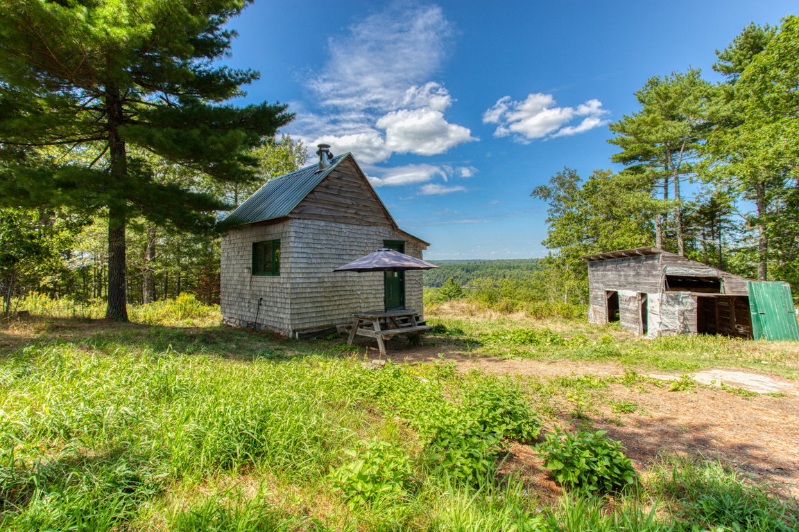 306 Cross Point Road Edgecomb