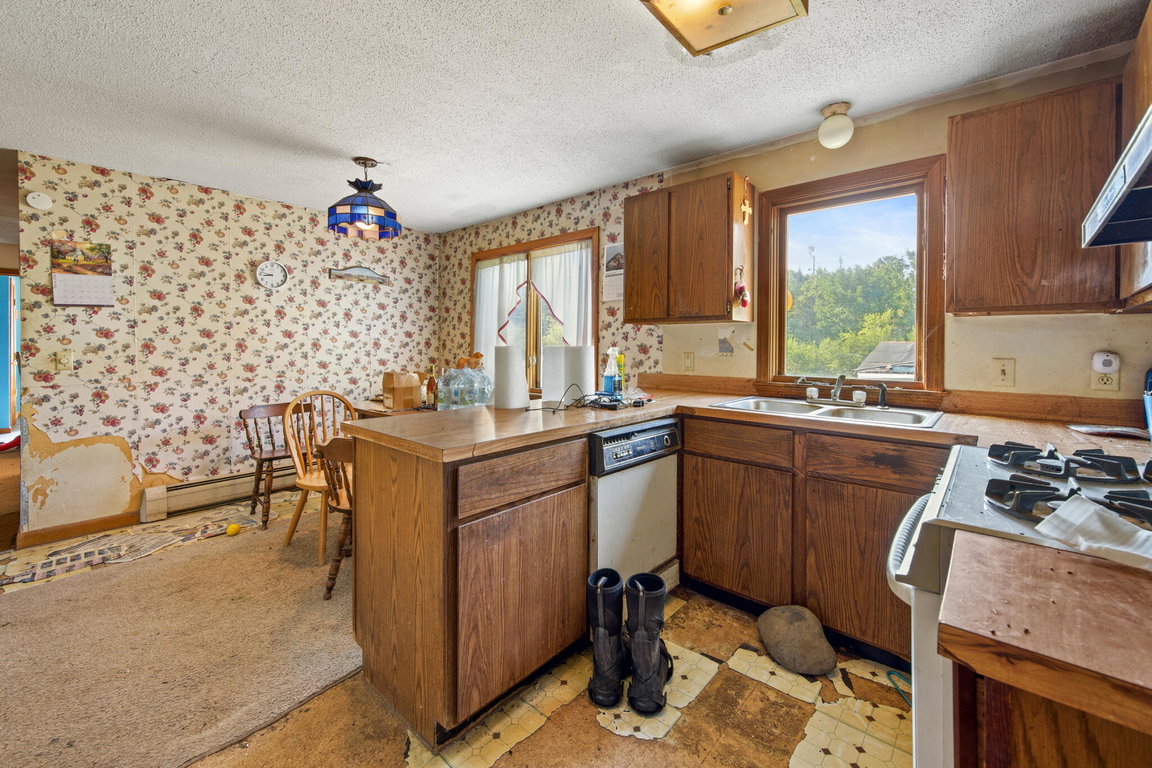 40 Red Bridge Road, Ellsworth