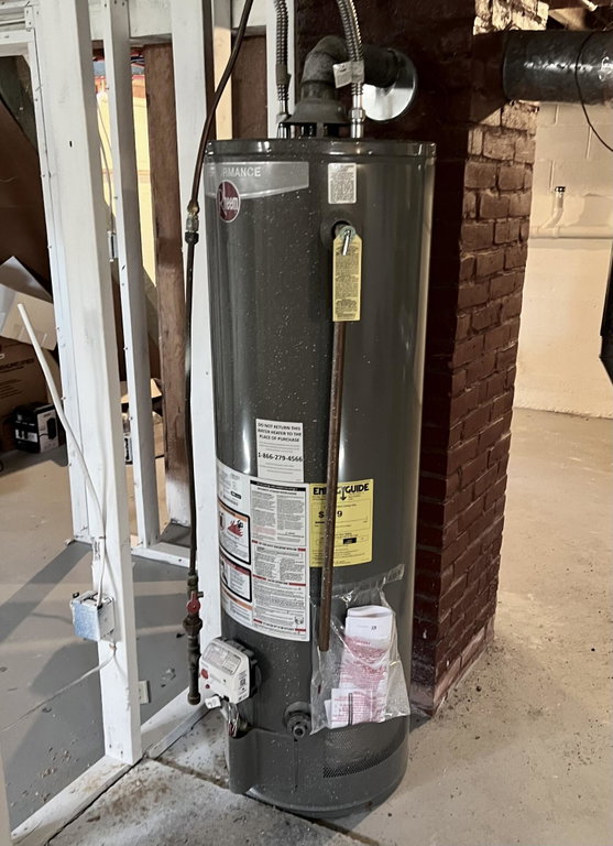 Hot water heater