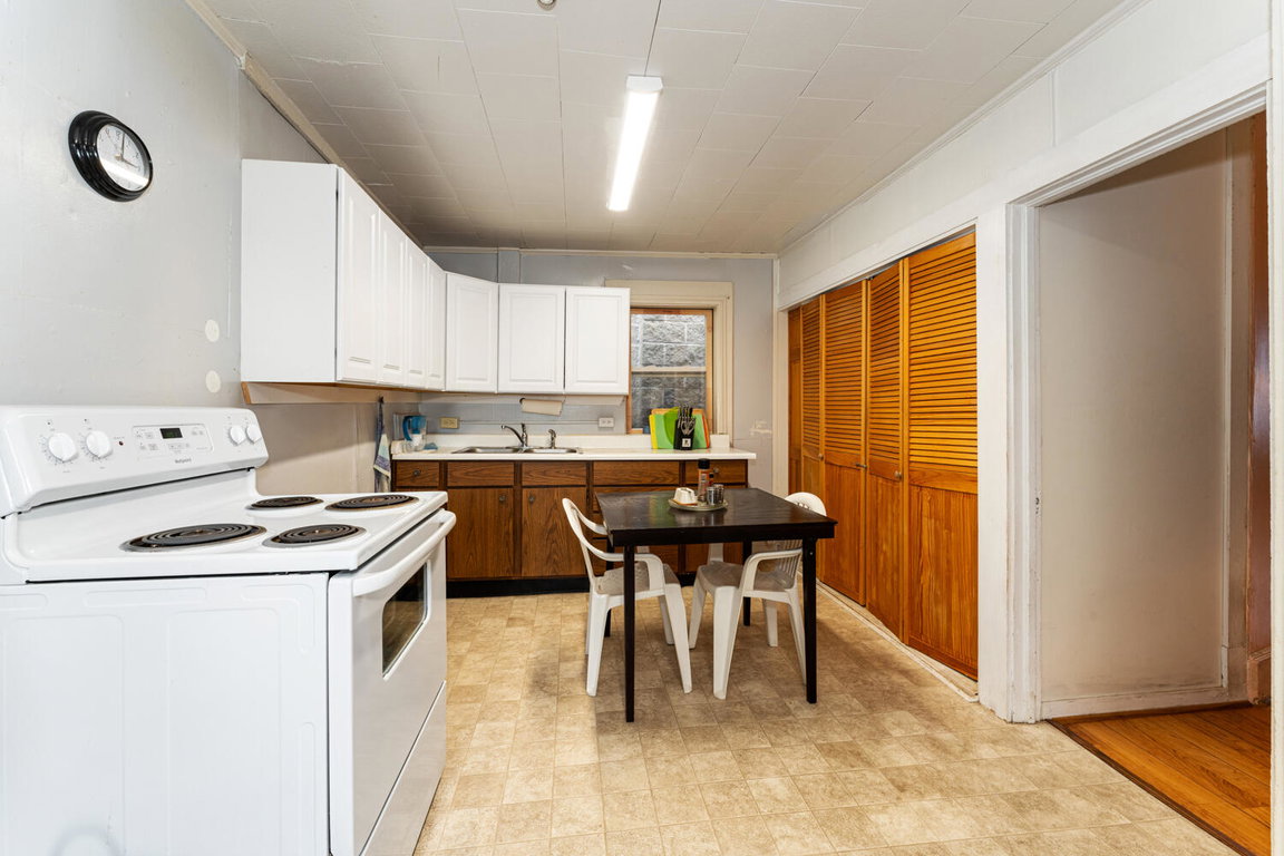 APARTMENT KITCHEN 1