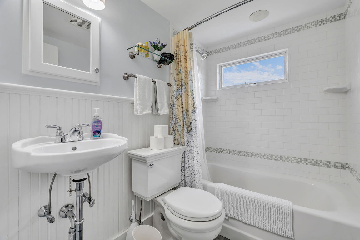 251-web-or-mls-425-seawall-rd
