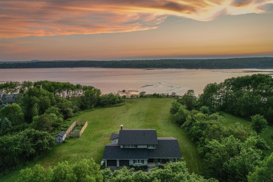 561 Bayside Road Ellsworth