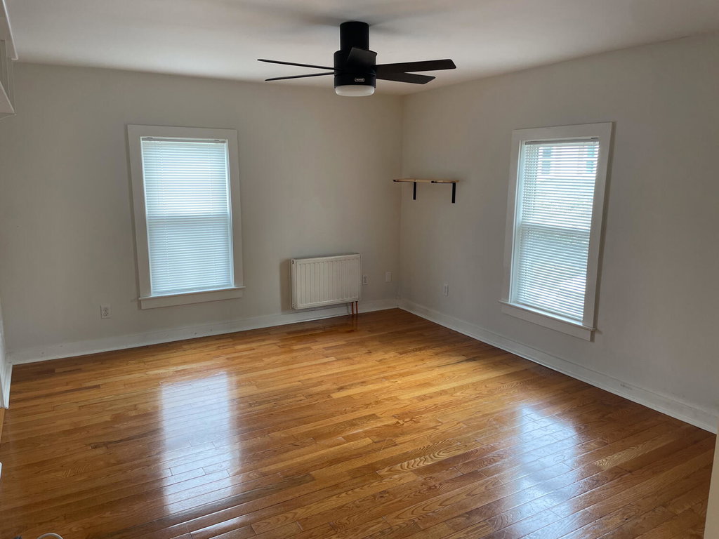2nd Floor 1 BR unit Living room