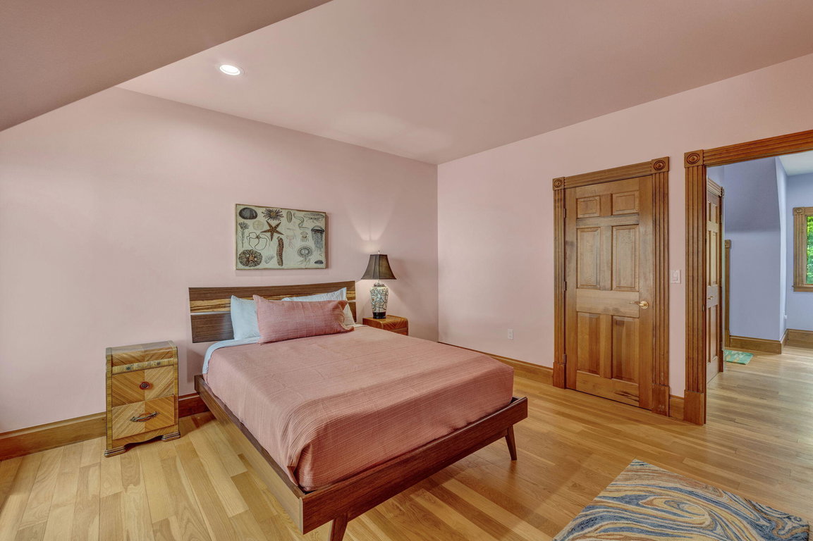 10-web-or-mls-1197-bay-rd