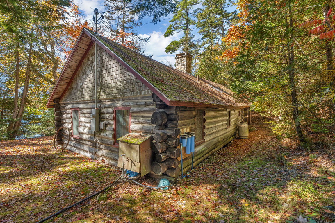 34-web-or-mls-25-dickens-farm-rd