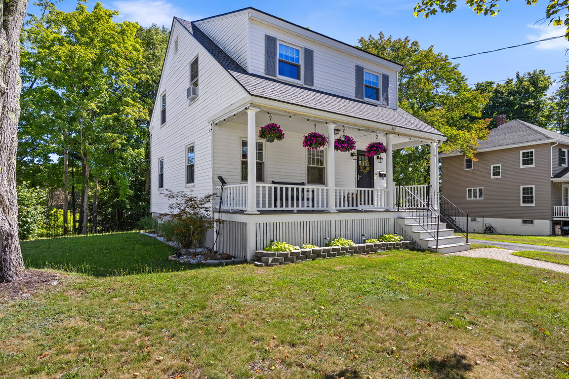 24 Middle Street Sanford