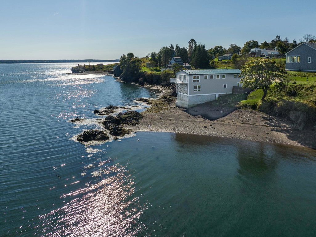 2 Clark Street Eastport