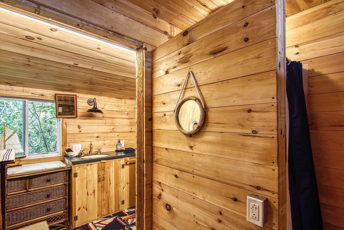 011-014-Bathroom-2996x2000