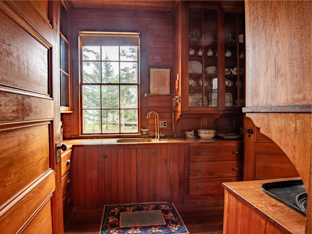 7-Pantry Church House-5903-HDR