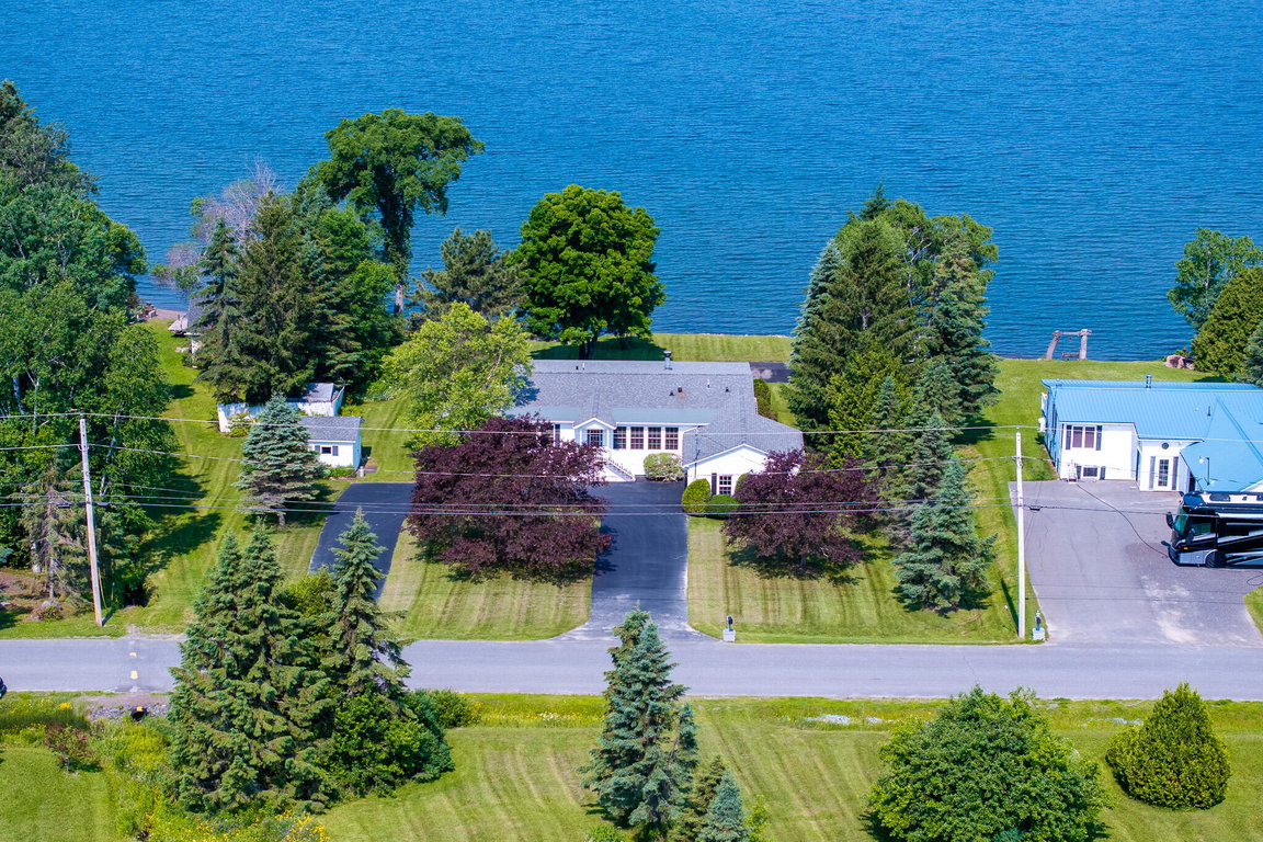 25 Green Point Road Madawaska