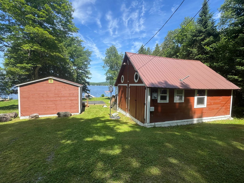 422 West Road Portage Lake
