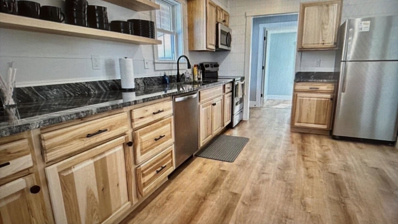 324 kitchen frig