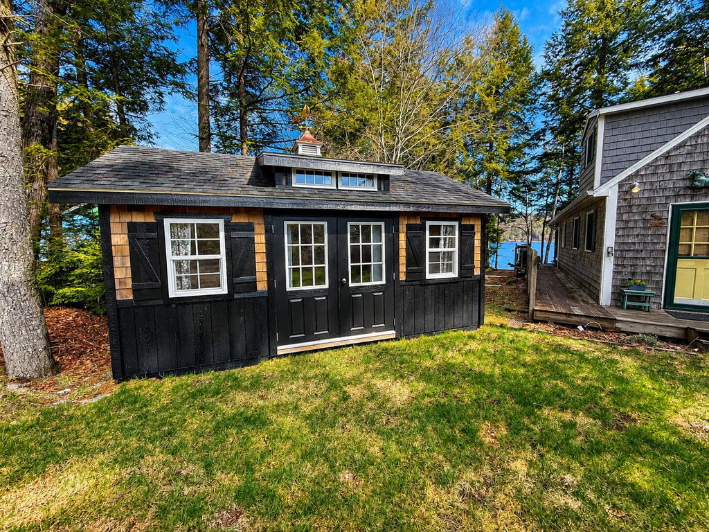 Bunk house exterior