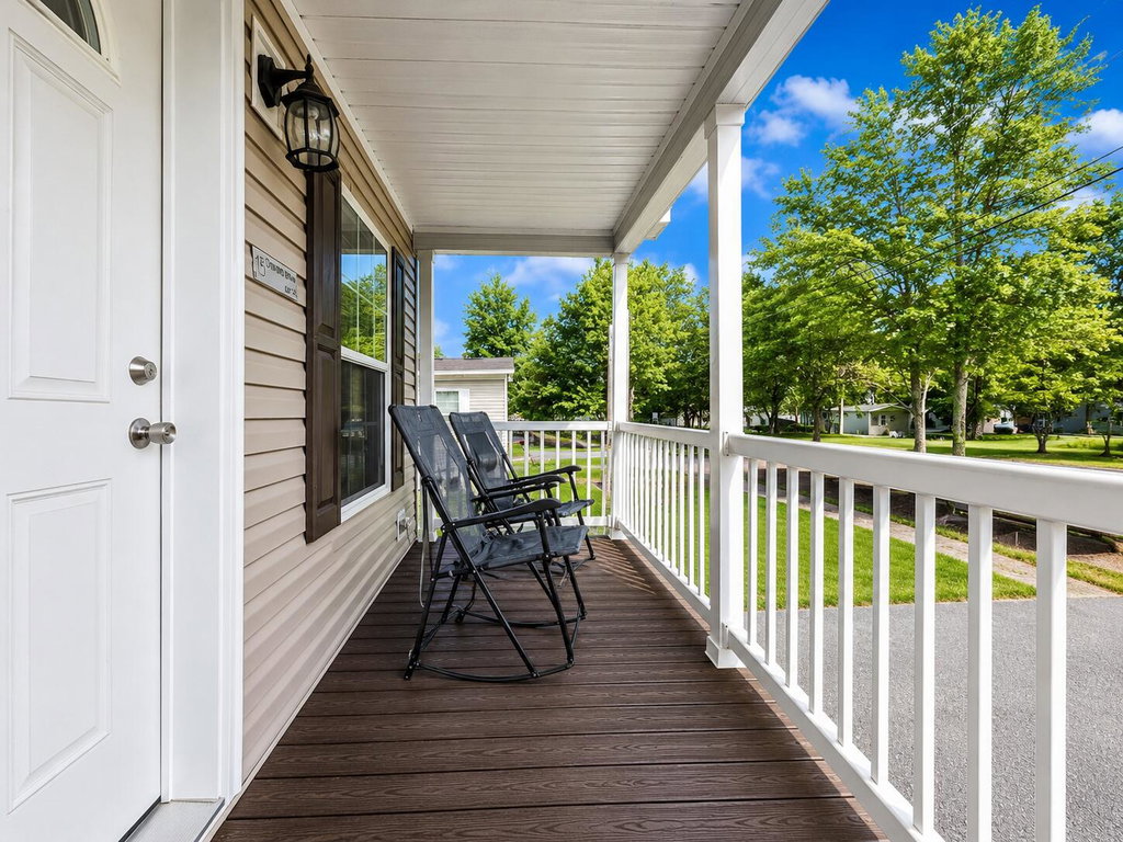 15 Colonial Drive Lisbon