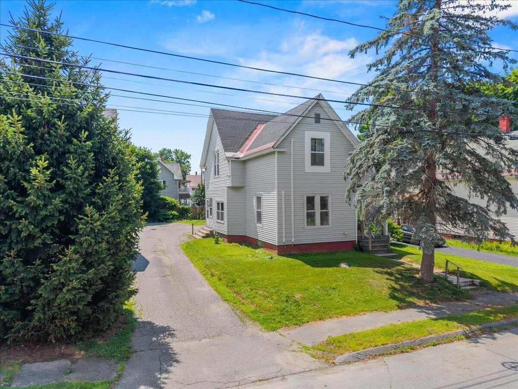 22 Ash Street Waterville