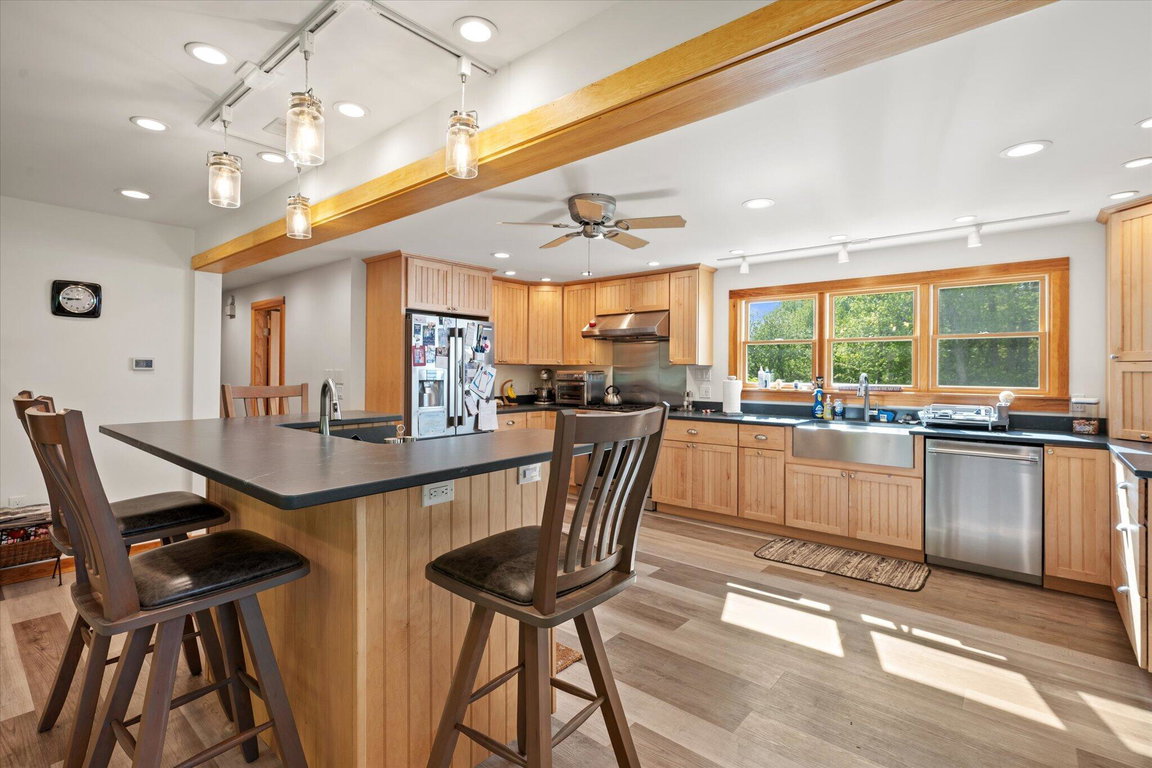 23-Kitchen