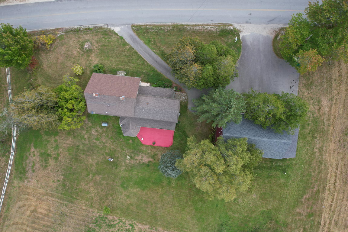Circular driveway w/plenty of parking.
