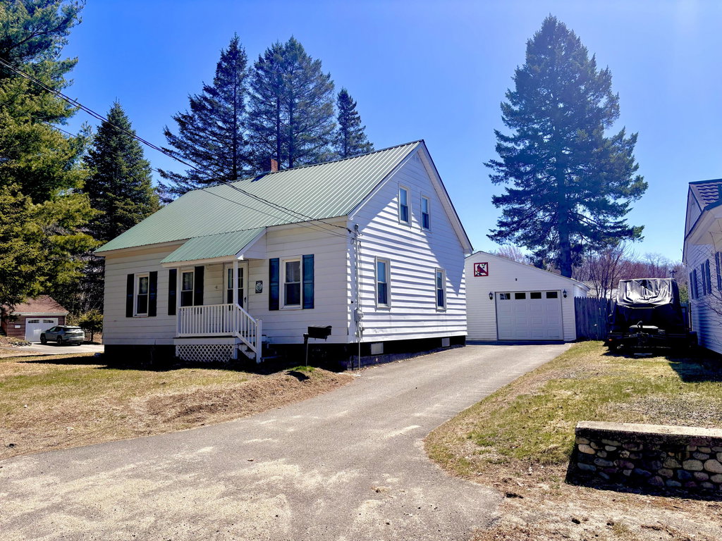 6 Winter Street Millinocket