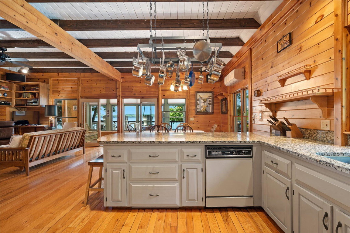 040-Kitchen