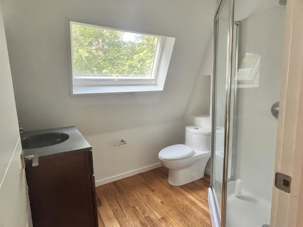 2nd level bath