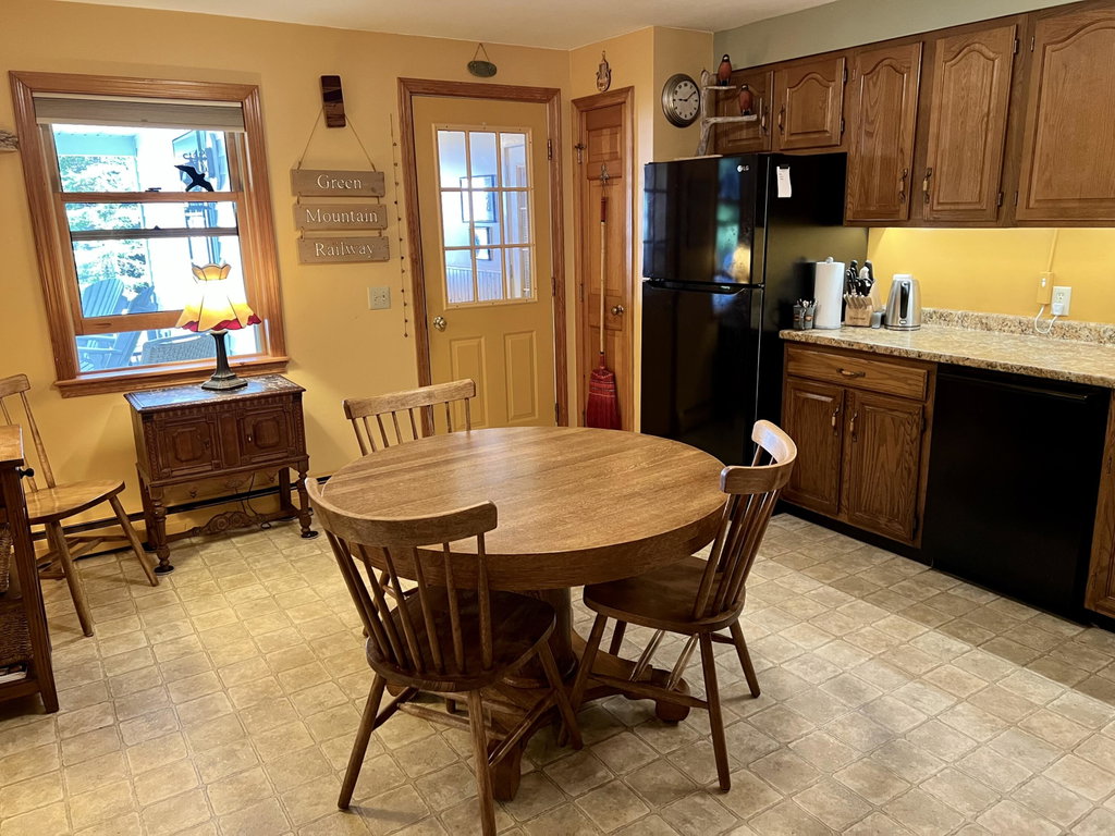 Eat In Kitchen