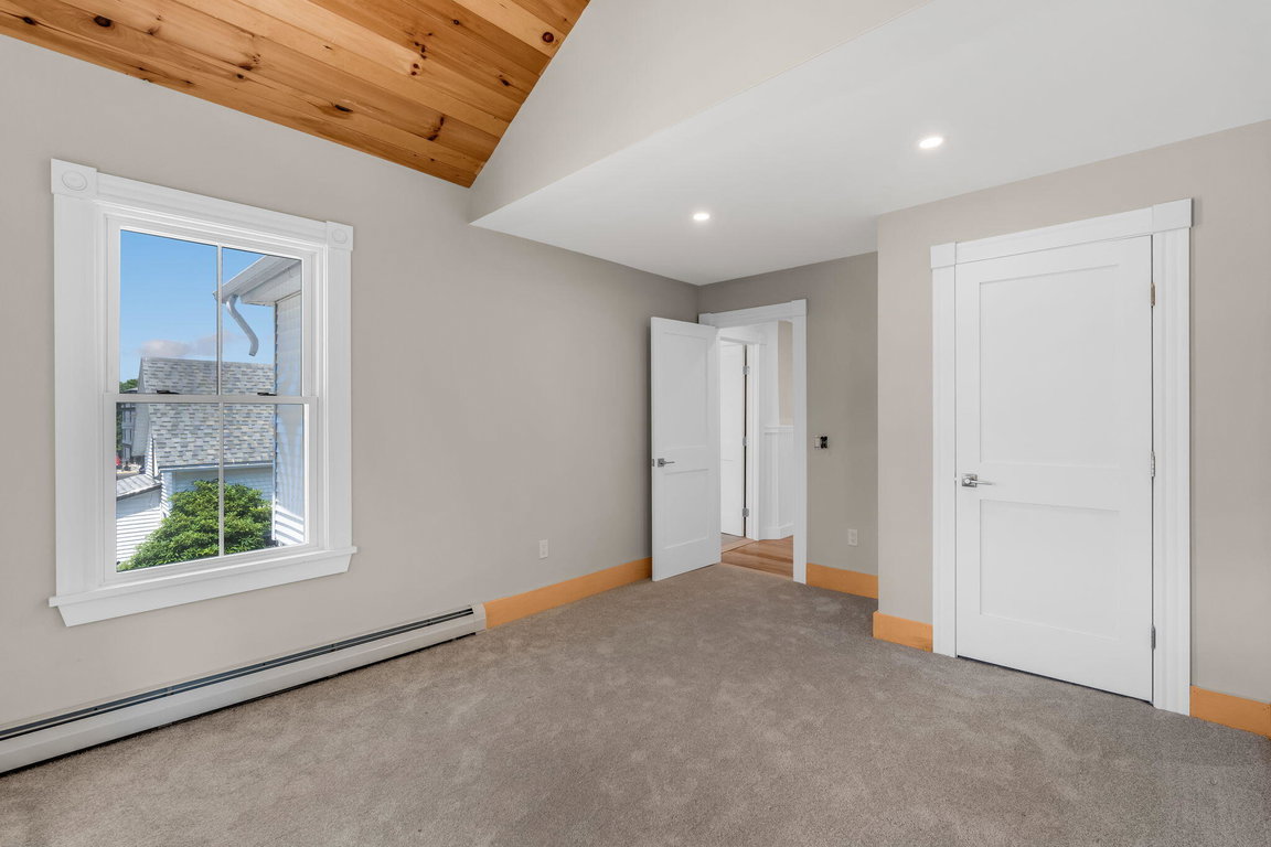 25-web-or-mls-54-greeley-ave