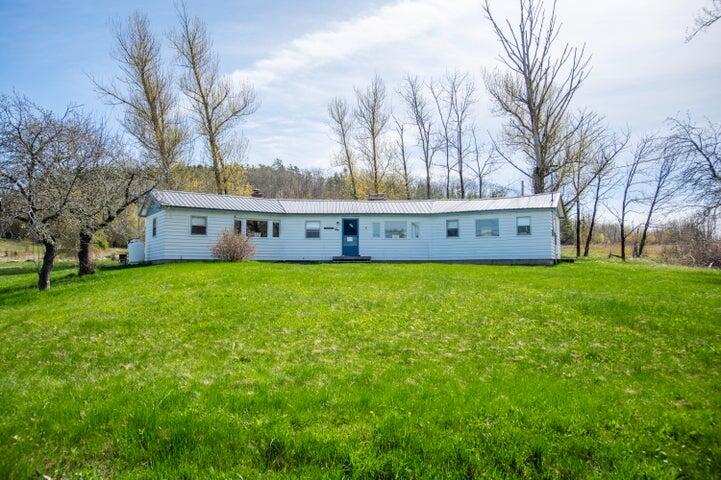 715 Great Pond Road Aurora