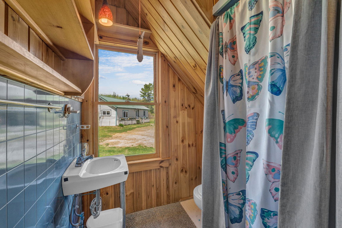 29-web-or-mls-137-w-franklin-rd