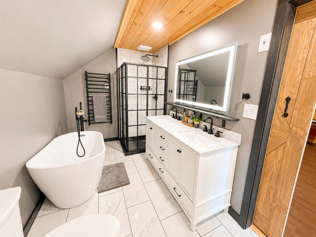 Primary suite bathroom