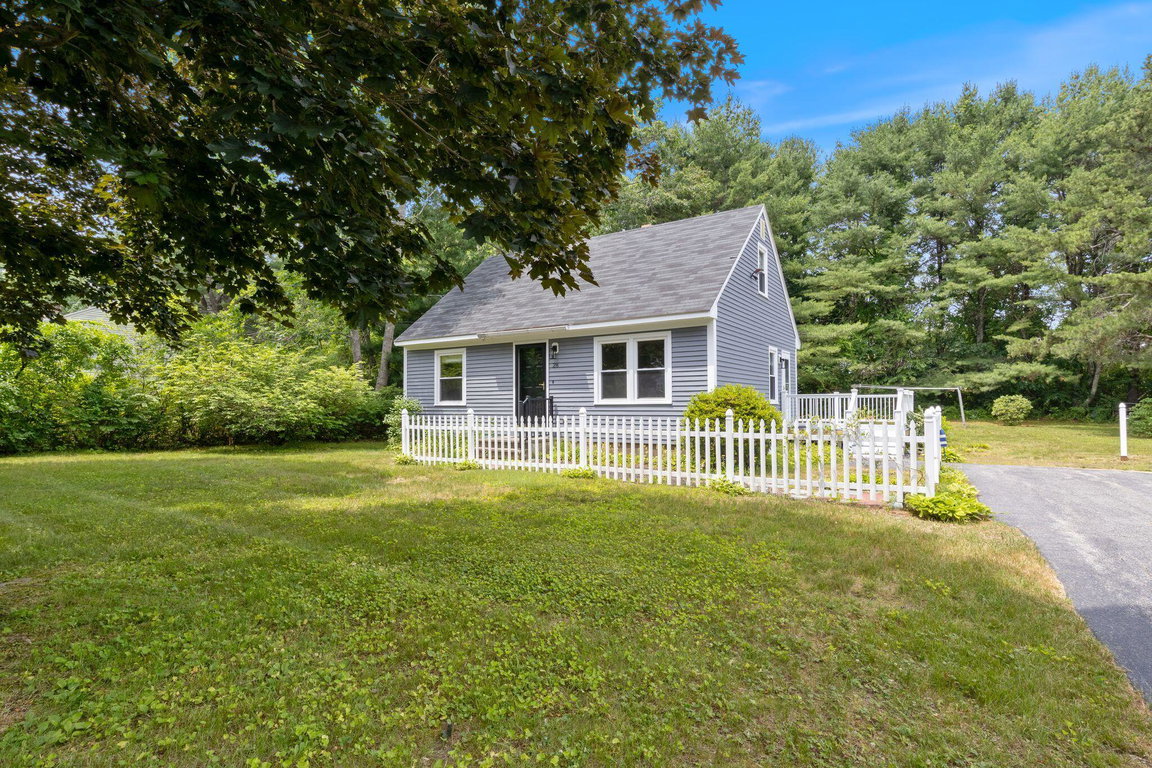 28 Woodside Drive Kennebunk