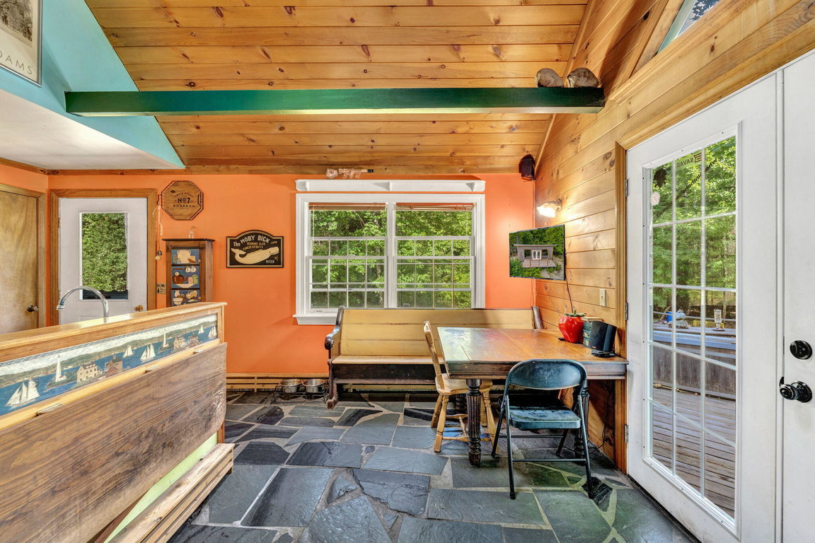 16-web-or-mls-26-wolf-cove-rd