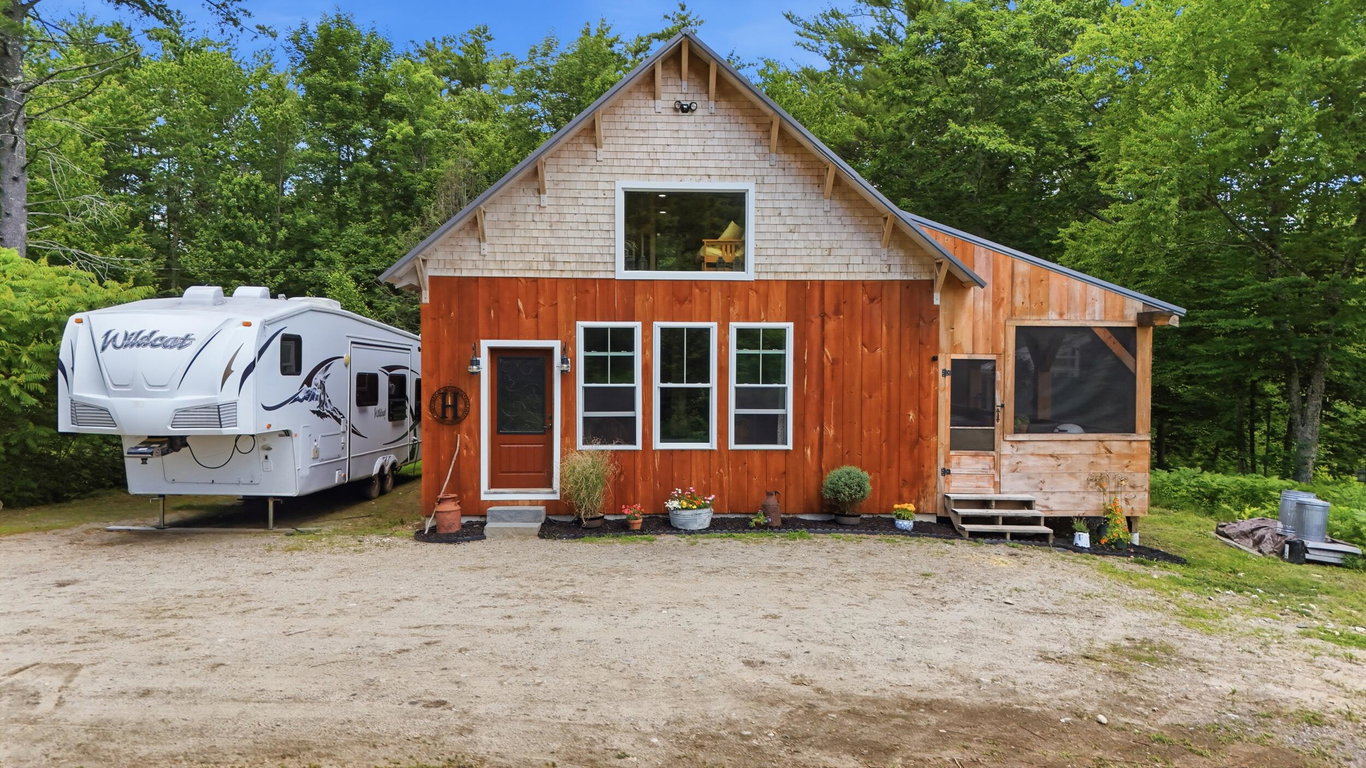 304 Quaker Ridge Road Leeds
