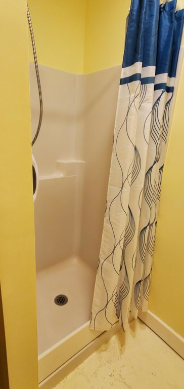 Shower Bathroom 3