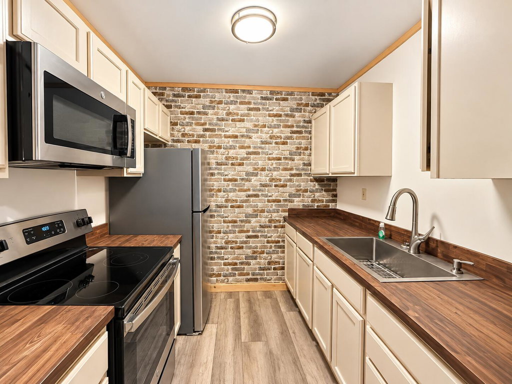 APT Kitchen space