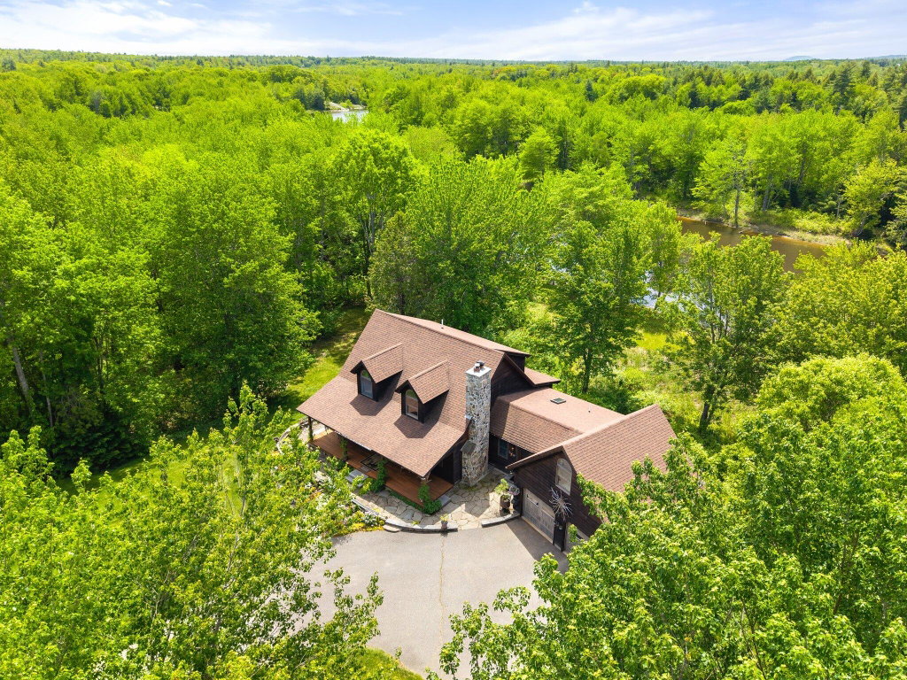 31 Hallbrook Way