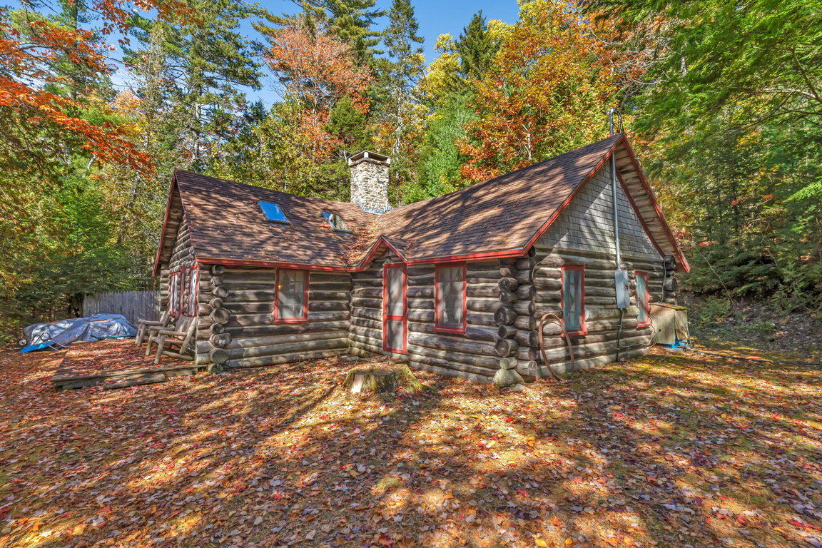 1-web-or-mls-25-dickens-farm-rd