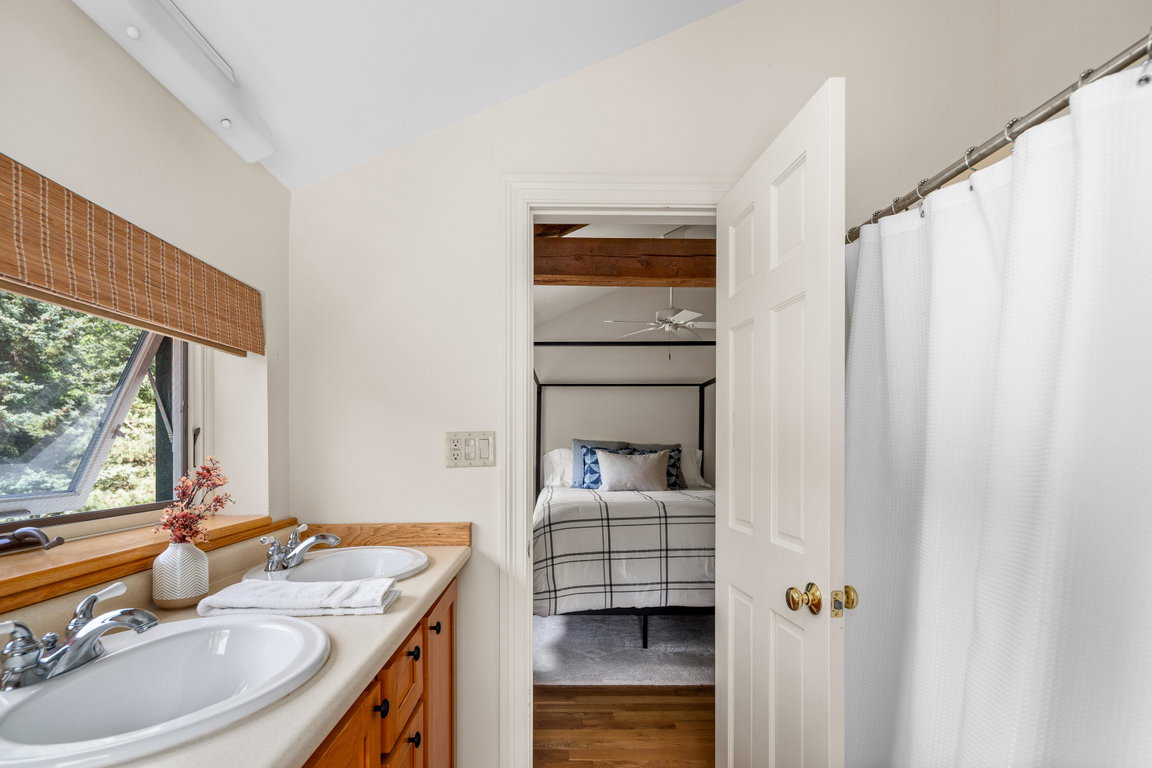 Bedroom 2 en suite