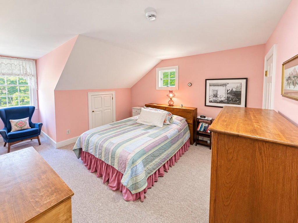 Upstairs Bedroom 2