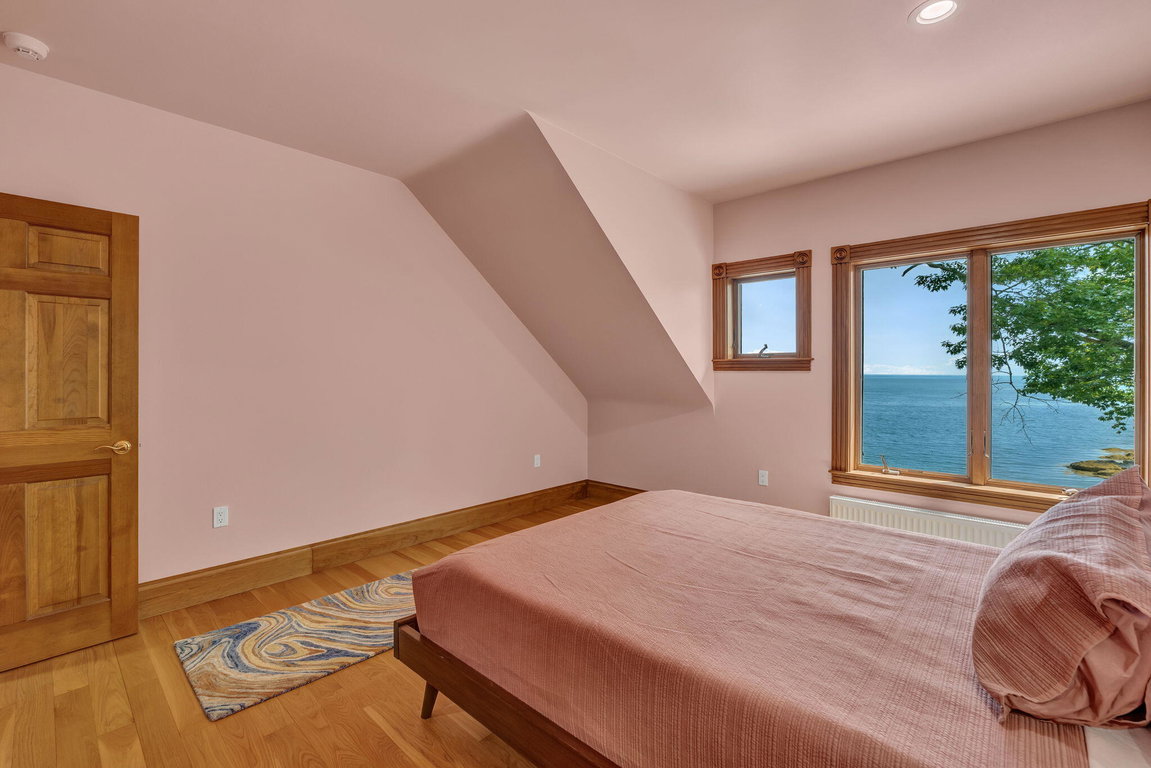 9-web-or-mls-1197-bay-rd
