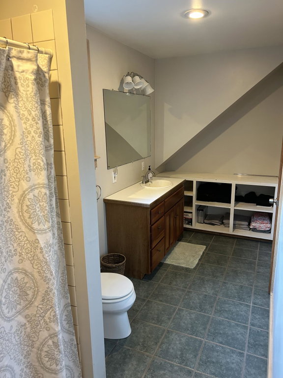 apt bath 2