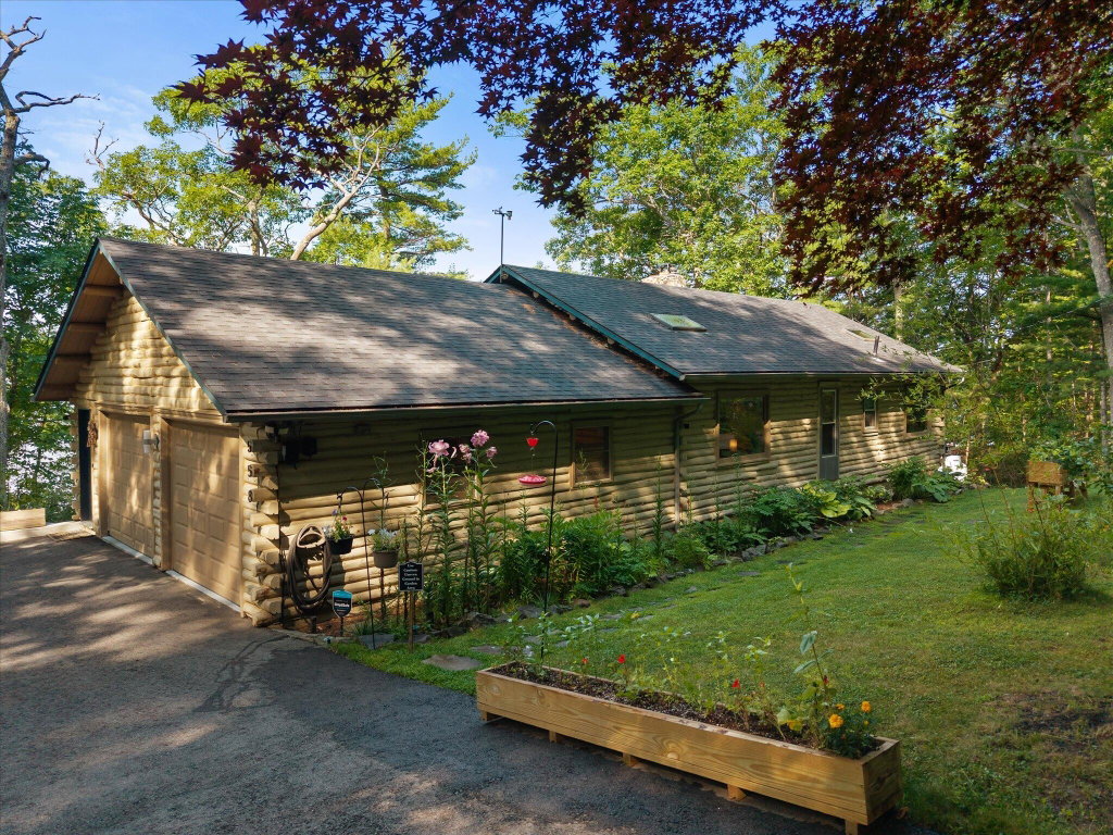 558 River Road Bucksport