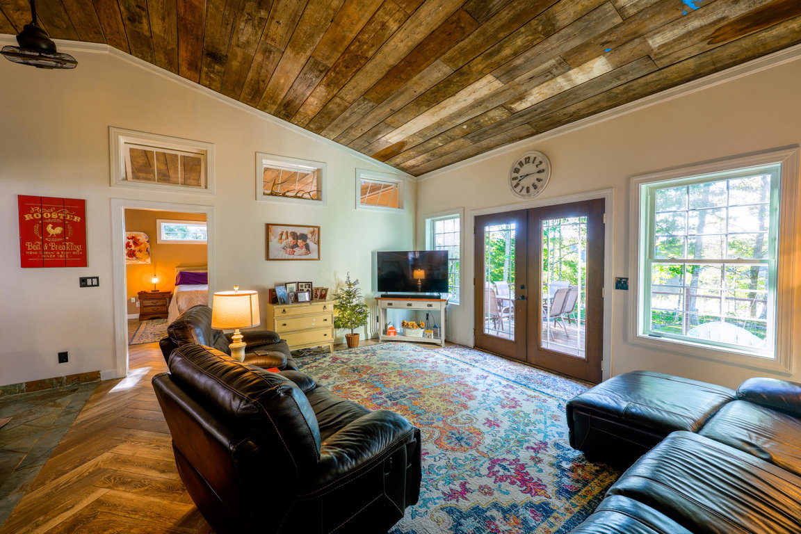 _AT11769-HDR