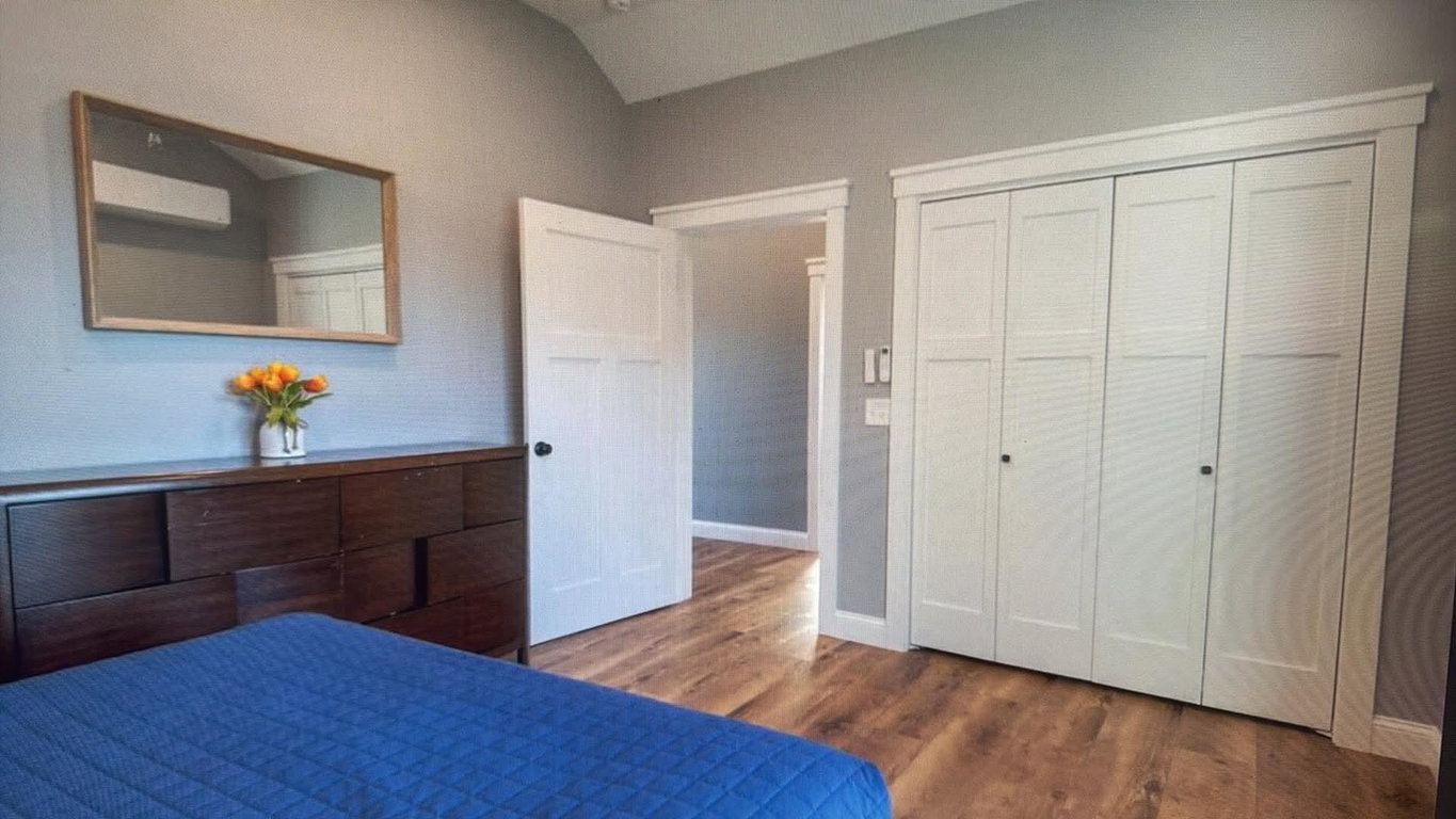 328a first bed closet