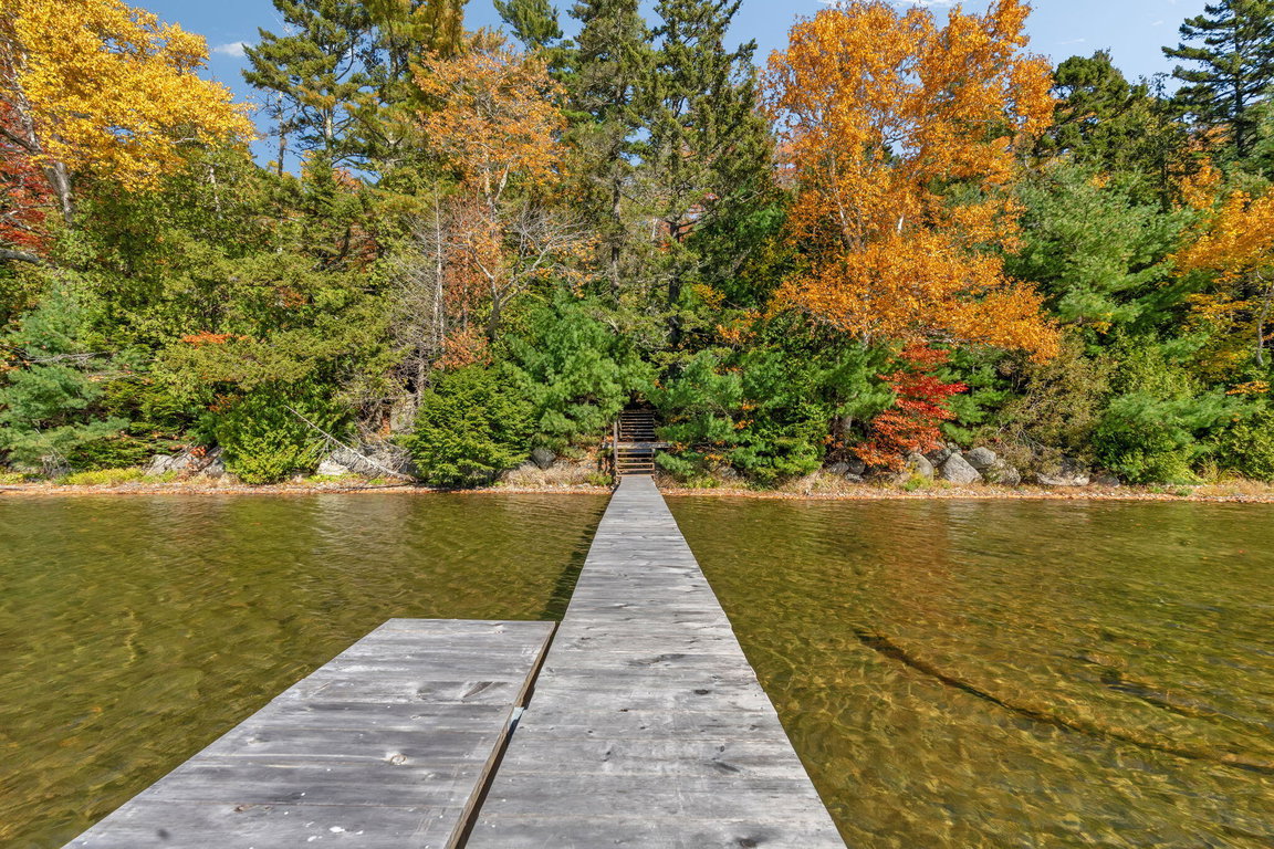 43-web-or-mls-25-dickens-farm-rd