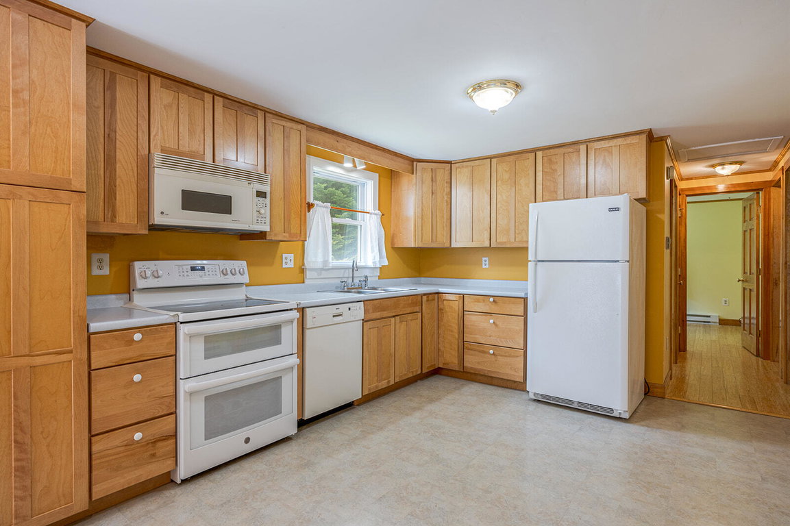 16-482 West Bay Road-DTP_websize