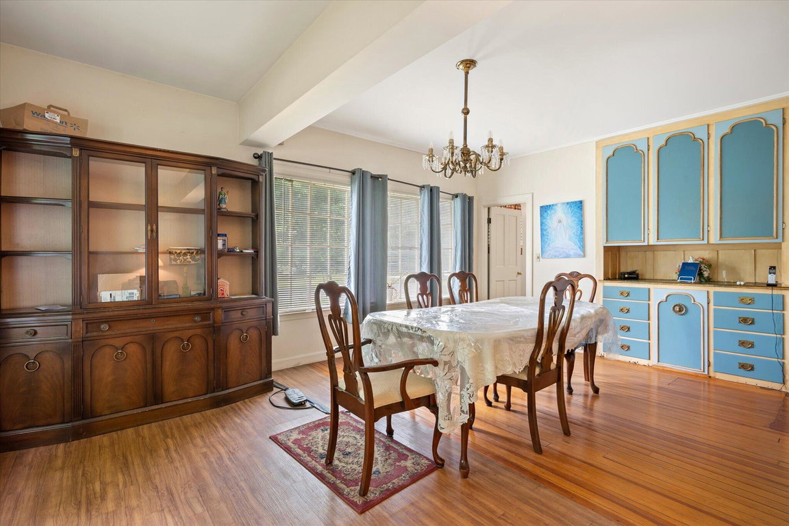 18-Dining Room
