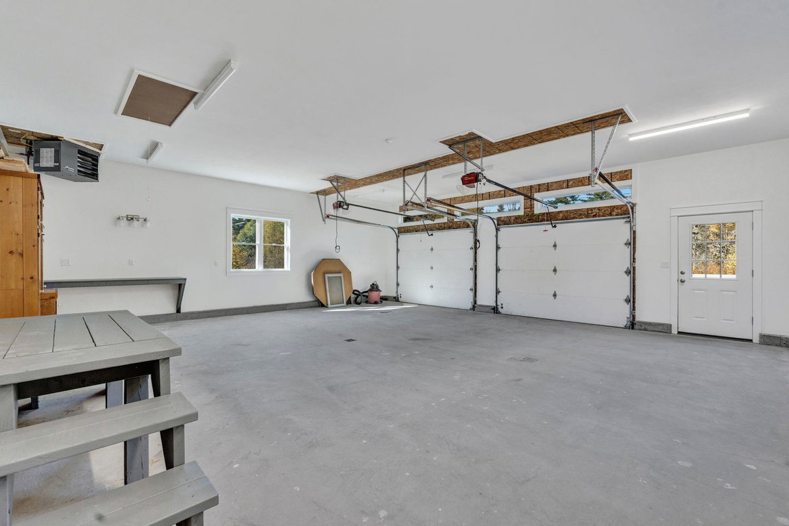 26-web-or-mls-1212-eastbrook-rd