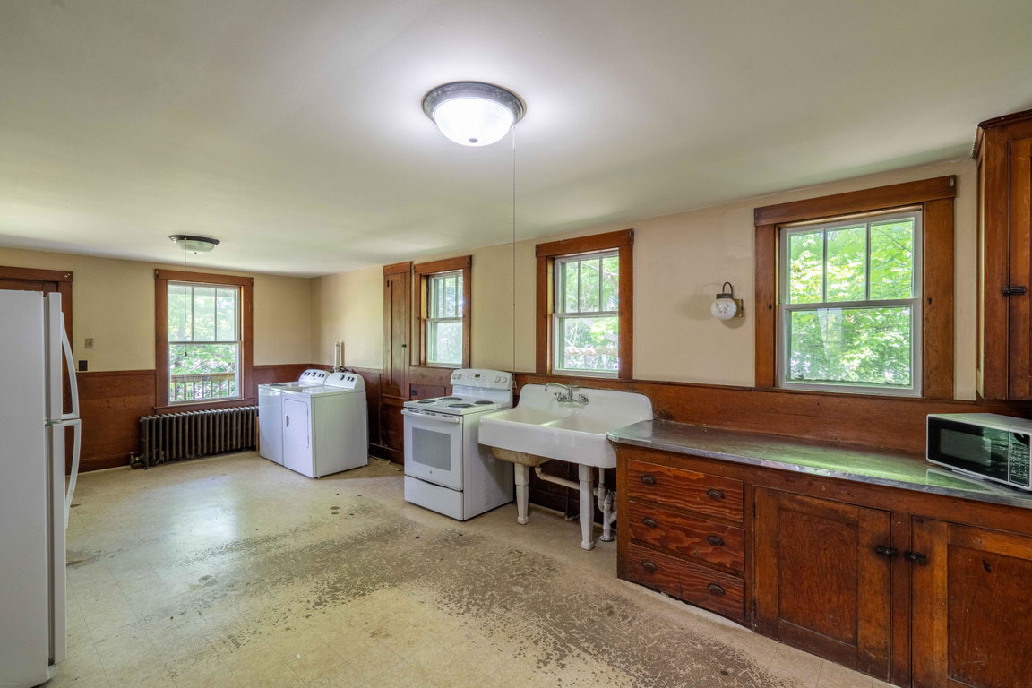 Kitchen 1
