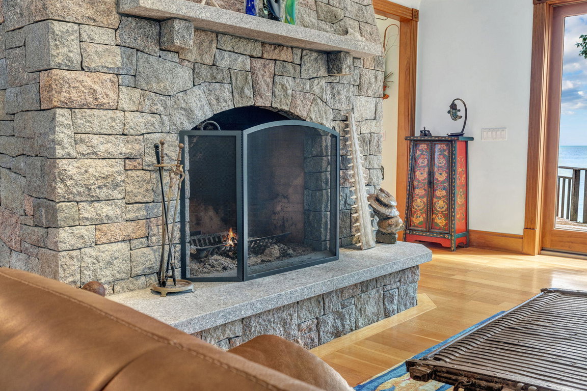 31-web-or-mls-1197-bay-rd